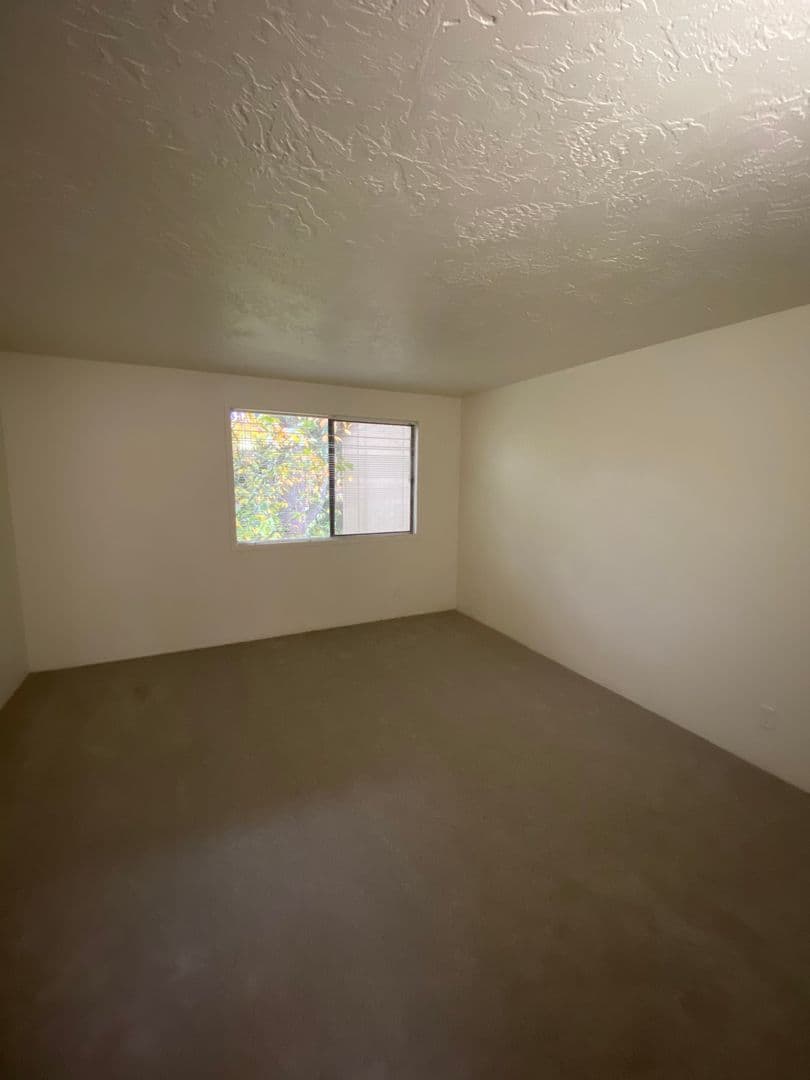 Eugene Apartment: 1800 Cal Young Road