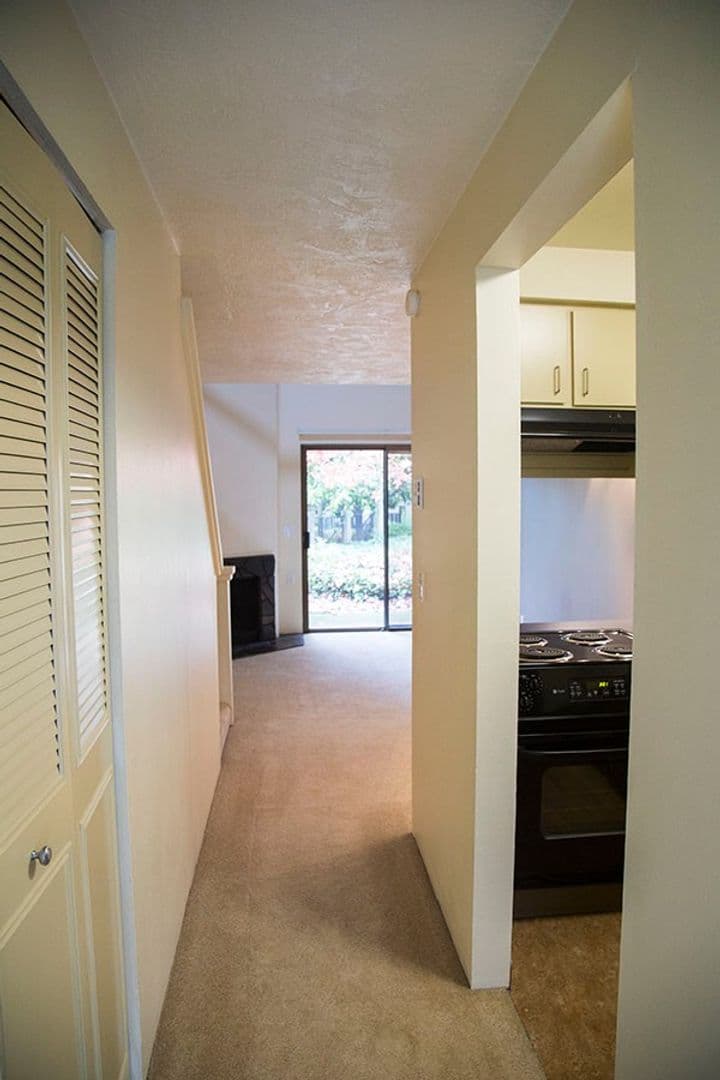 Eugene Apartment: 1800 Cal Young Road