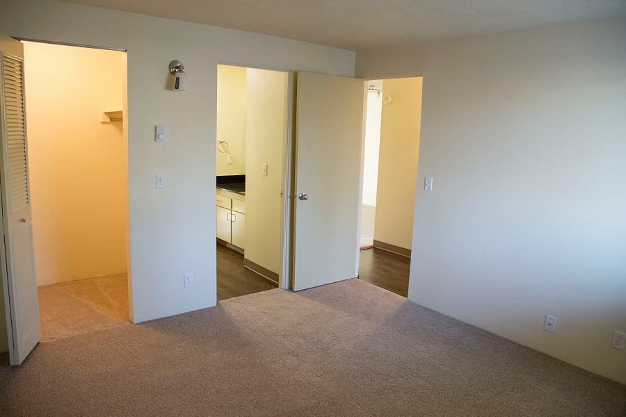 Eugene Apartment: 1800 Cal Young Road