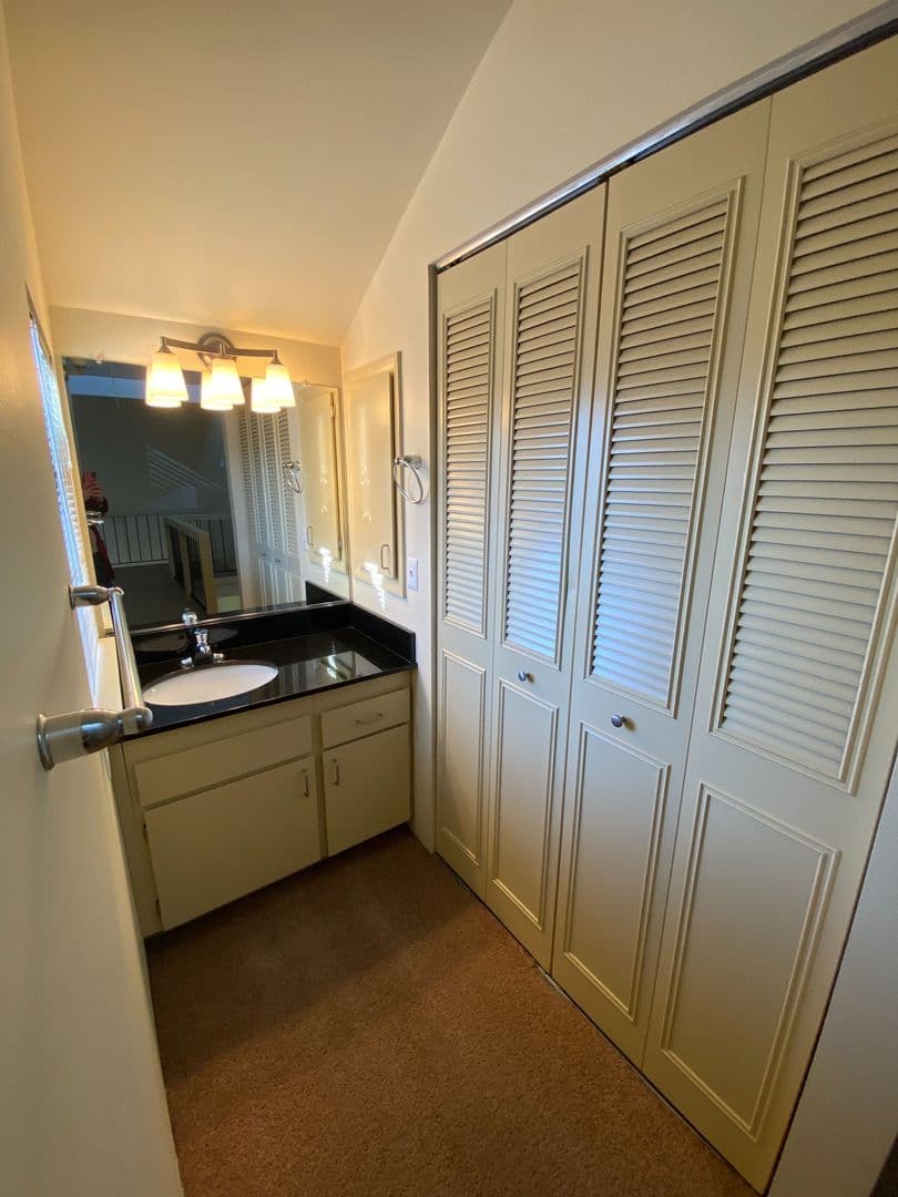 Eugene Apartment: 1800 Cal Young Road