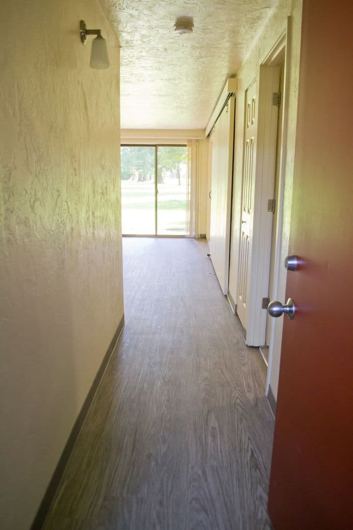 Eugene Apartment: 1800 Cal Young Road