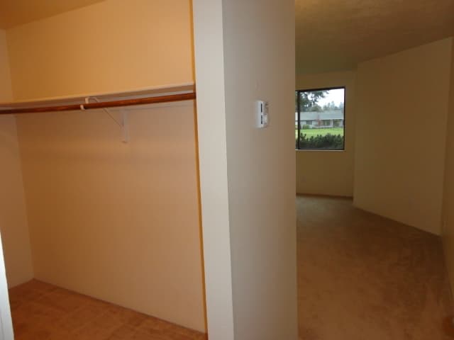 Eugene Apartment: 1800 Cal Young Road