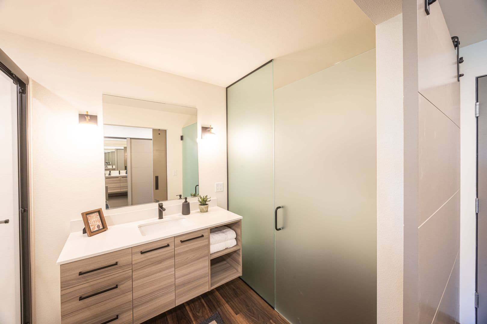 Eugene Apartment: 185 Fairway Loop