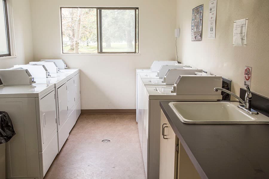 Eugene Apartment: 1800 Cal Young Road
