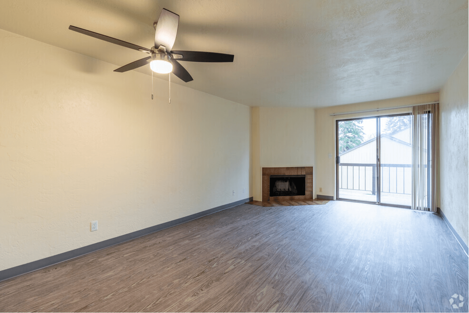 Eugene Apartment: 1800 Cal Young Road