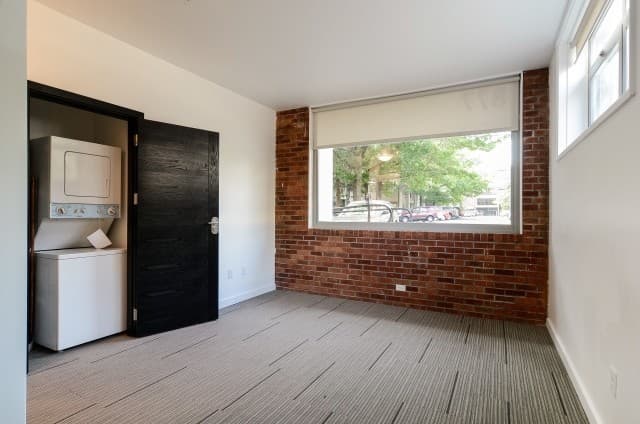 Eugene Apartment: 877 E. Park Street