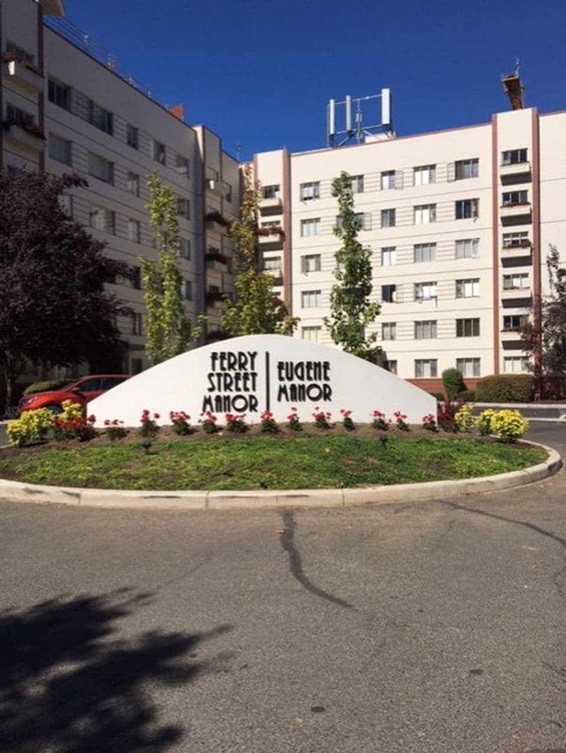 Eugene Apartment: 1040-1050 Ferry St