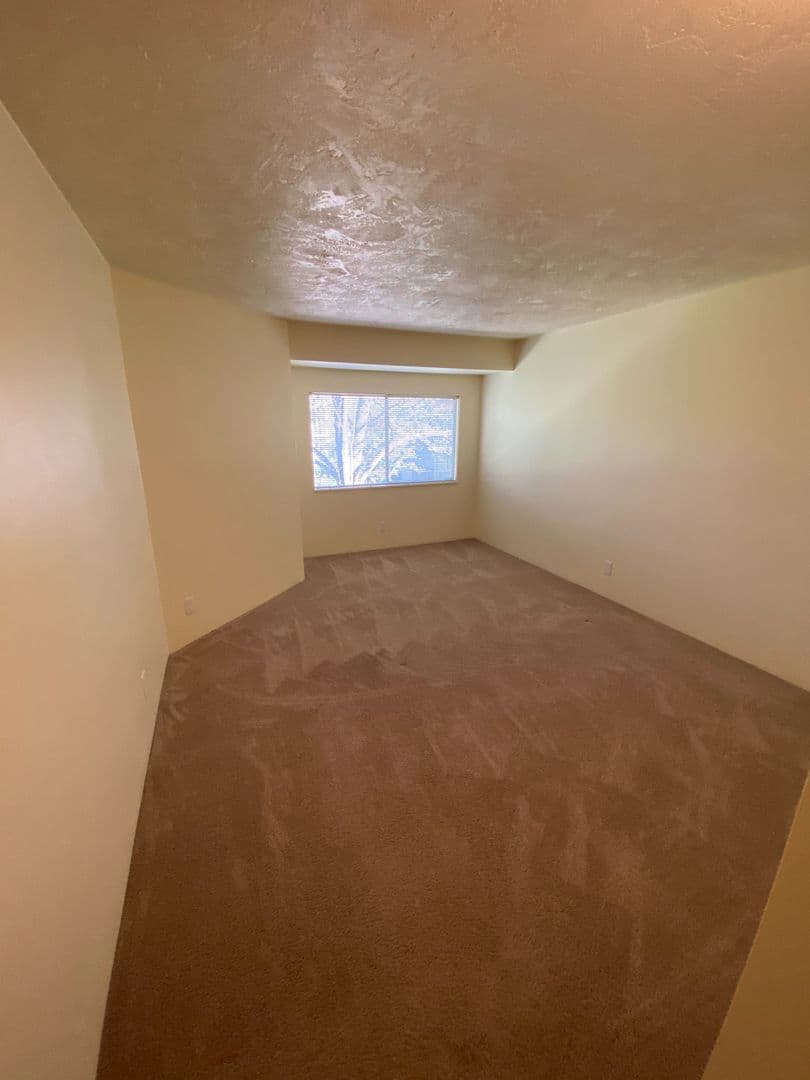 Eugene Apartment: 1800 Cal Young Road