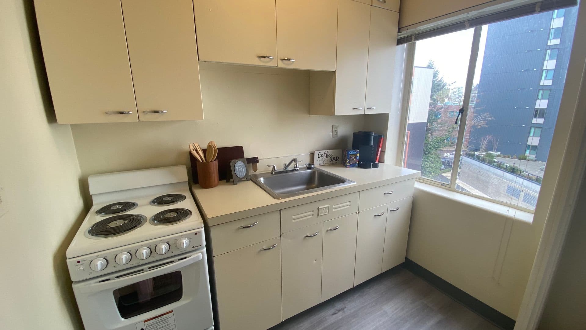 Eugene Apartment: 1040-1050 Ferry St