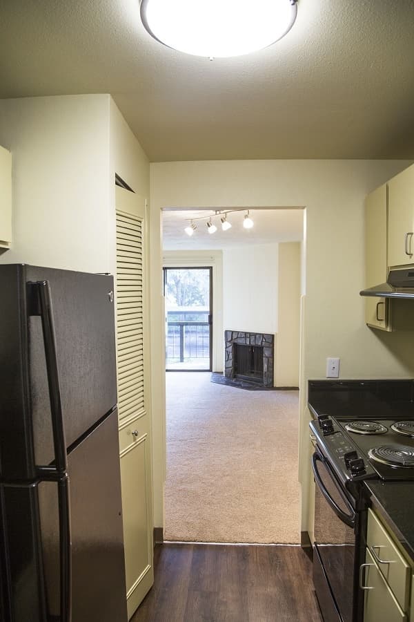 Eugene Apartment: 1800 Cal Young Road