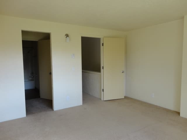 Eugene Apartment: 1800 Cal Young Road