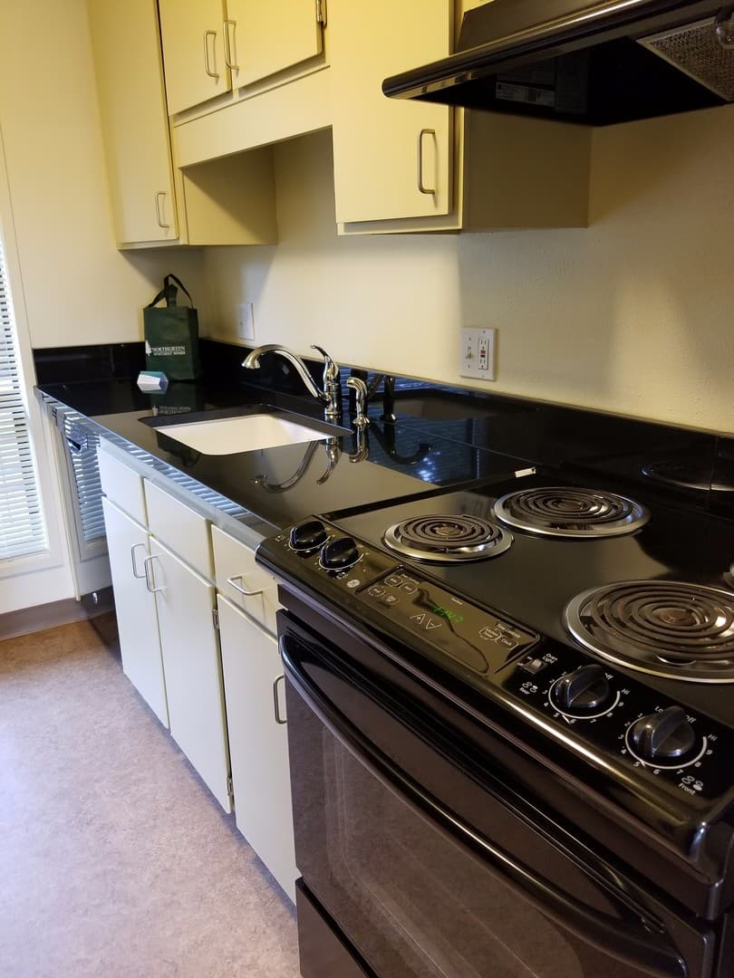 Eugene Apartment: 1800 Cal Young Road
