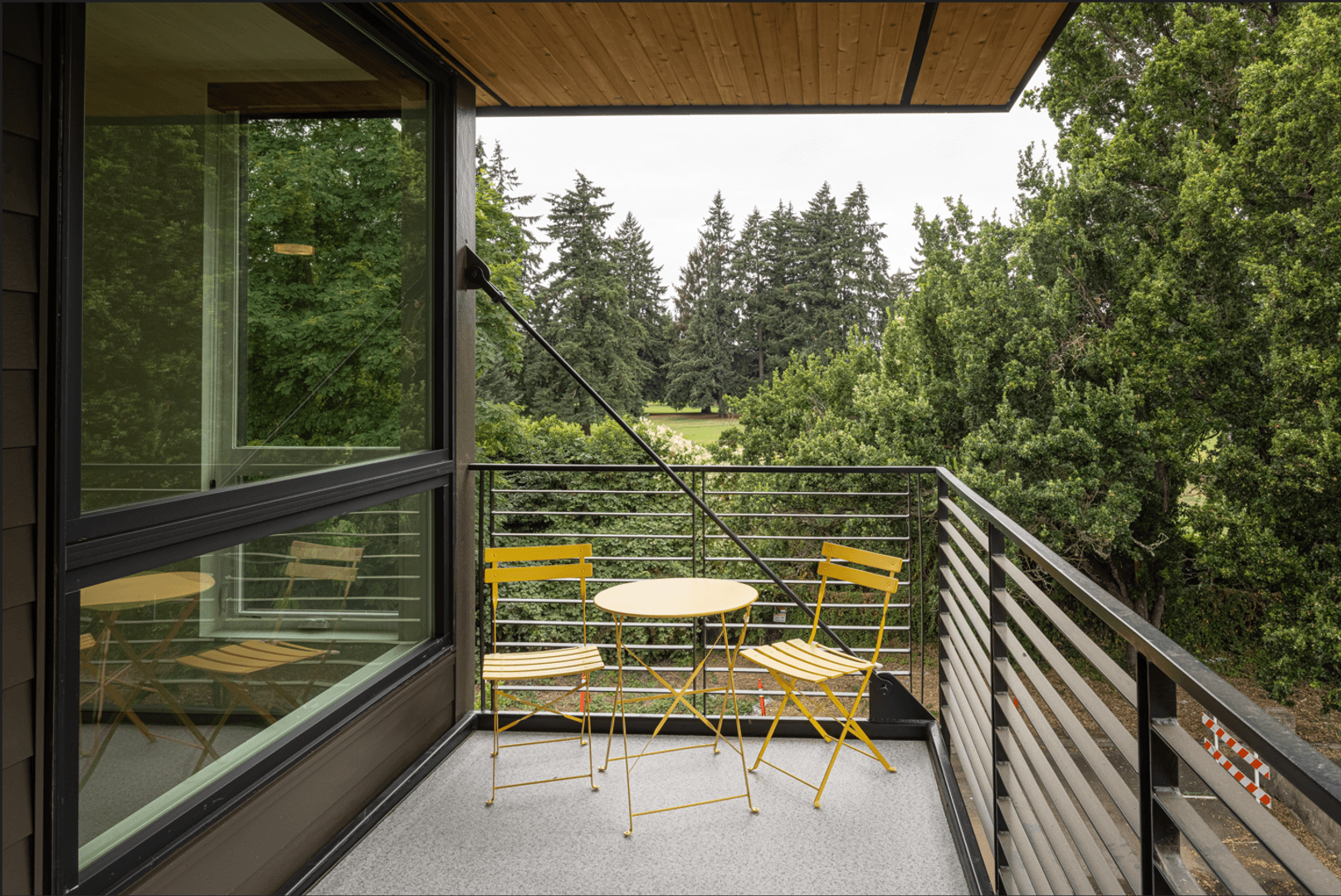Eugene Apartment: 185 Fairway Loop