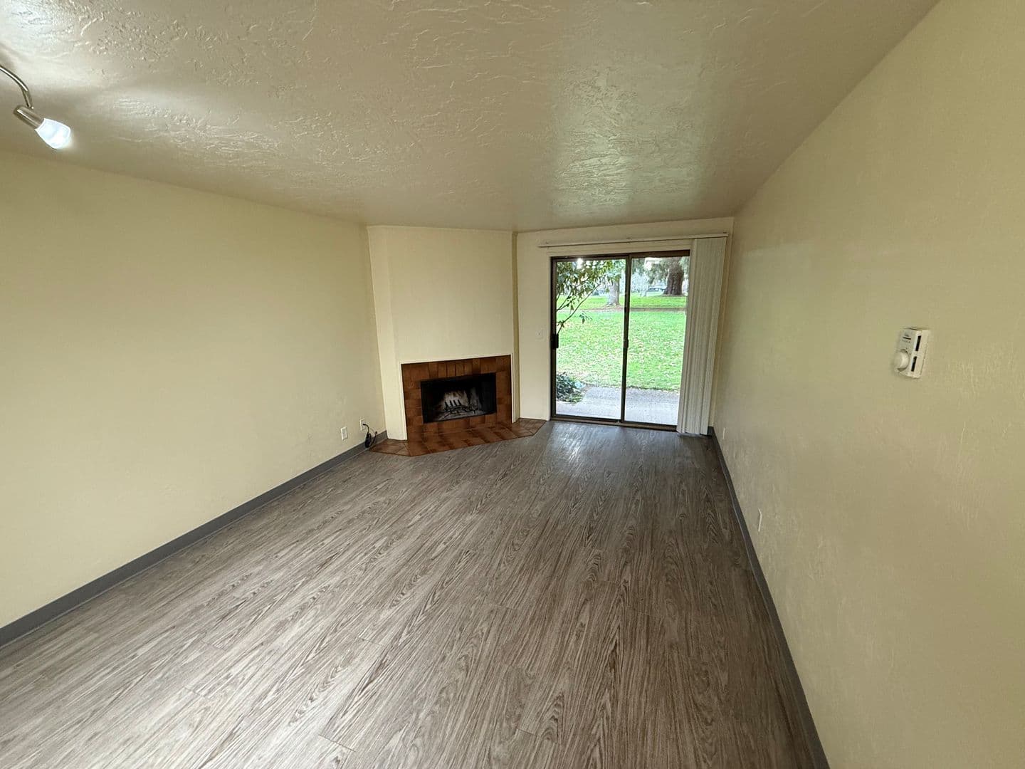 Eugene Apartment: 1800 Cal Young Road