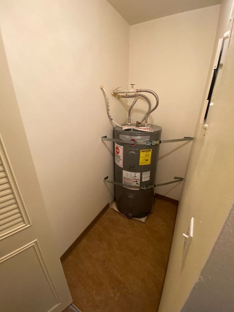 Eugene Apartment: 1800 Cal Young Road