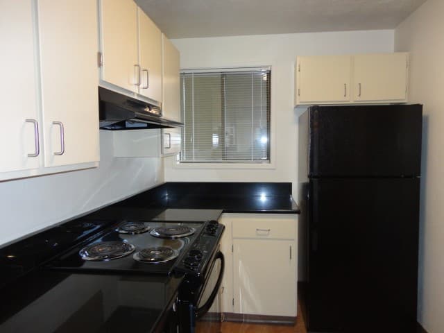 Eugene Apartment: 1800 Cal Young Road