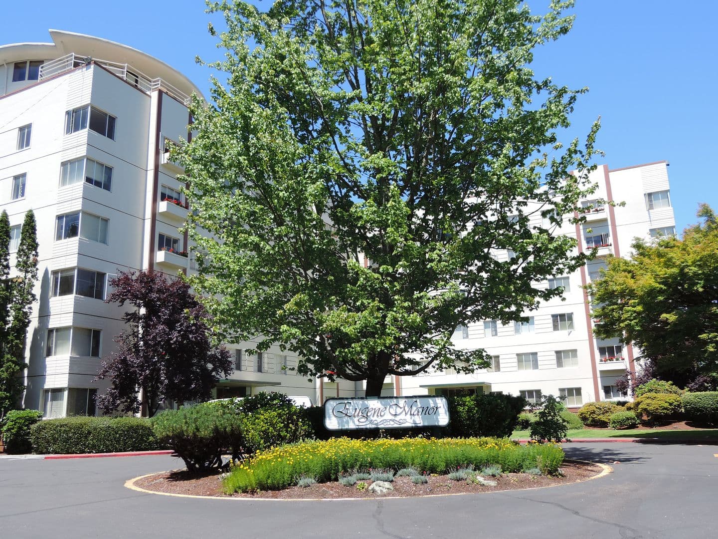 Eugene Apartment: 1040-1050 Ferry St