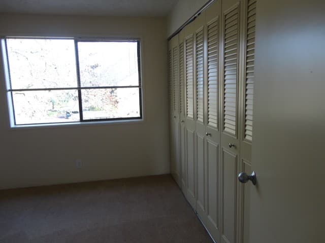 Eugene Apartment: 1800 Cal Young Road