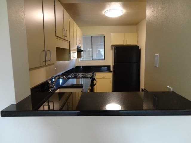 Eugene Apartment: 1800 Cal Young Road