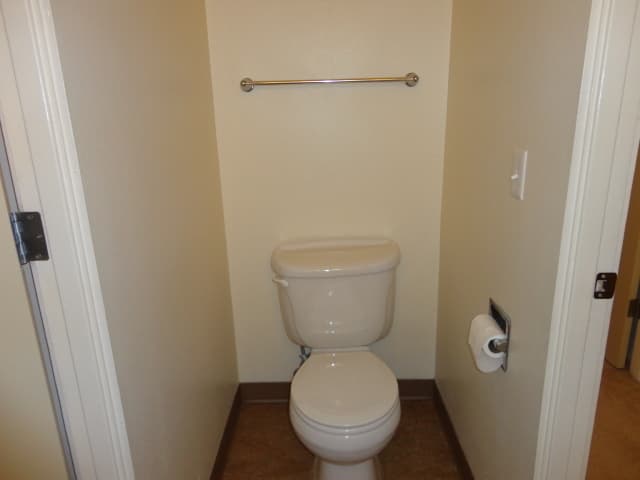Eugene Apartment: 1800 Cal Young Road