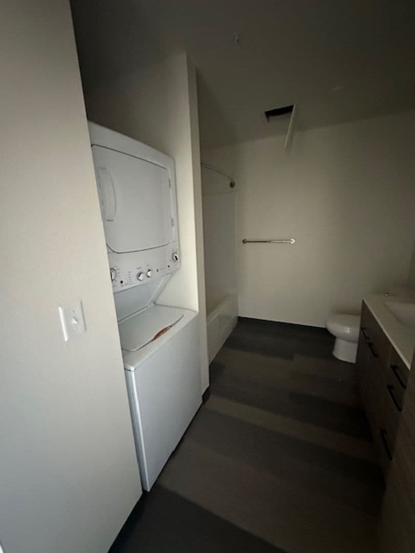 Eugene Apartment: 1030 Ferry St