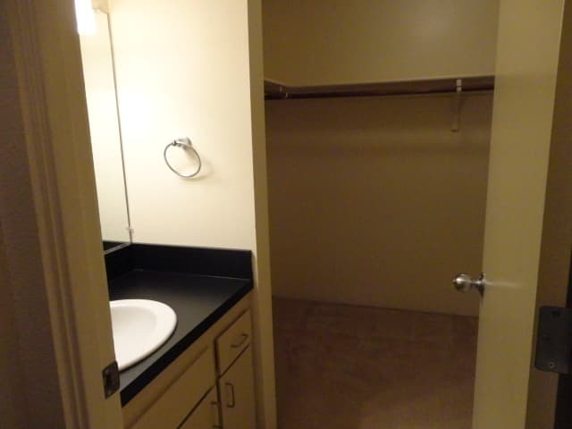 Eugene Apartment: 1800 Cal Young Road