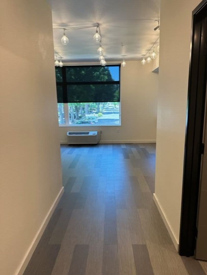 Eugene Apartment: 1030 Ferry St