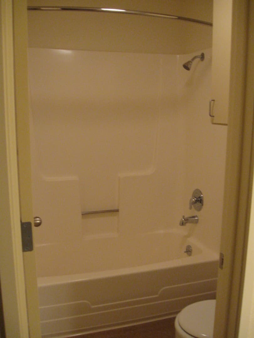 Eugene Apartment: 1800 Cal Young Road