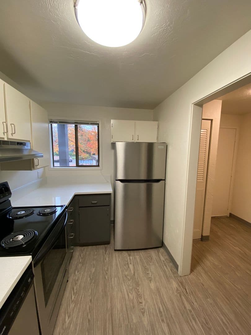 Eugene Apartment: 1800 Cal Young Road