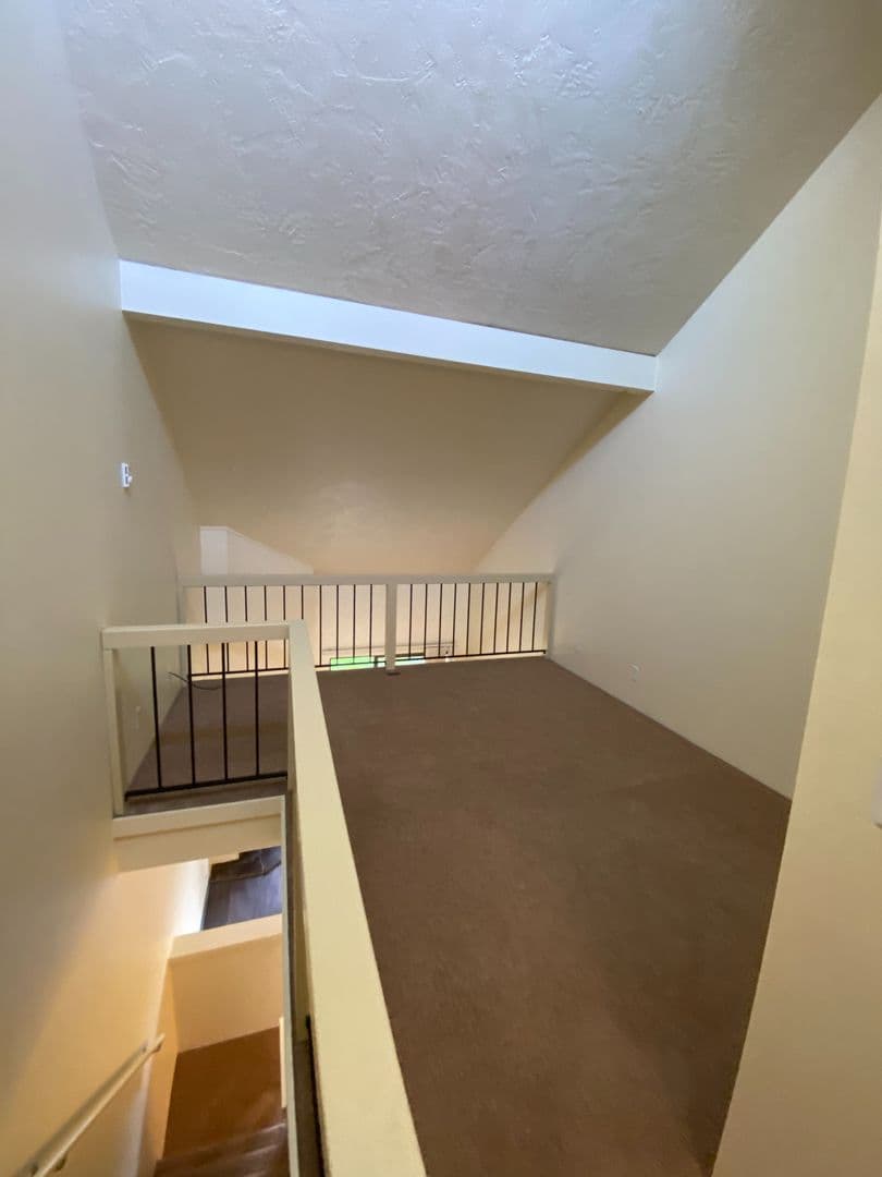 Eugene Apartment: 1800 Cal Young Road