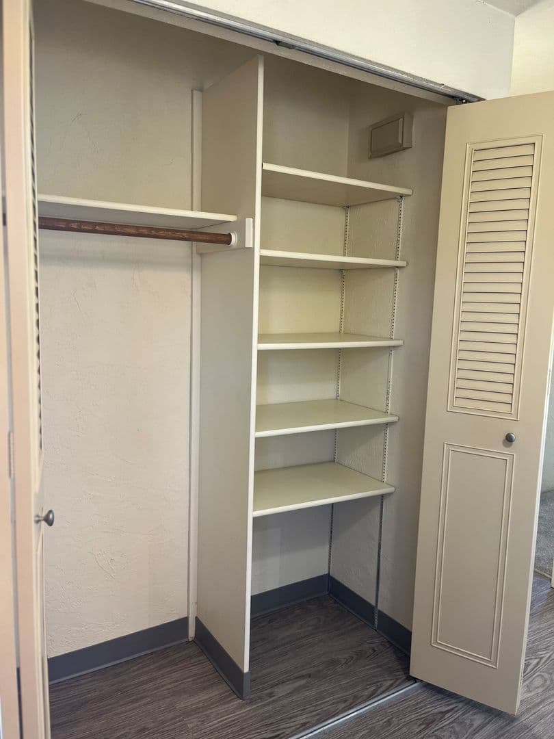 Eugene Apartment: 1800 Cal Young Road