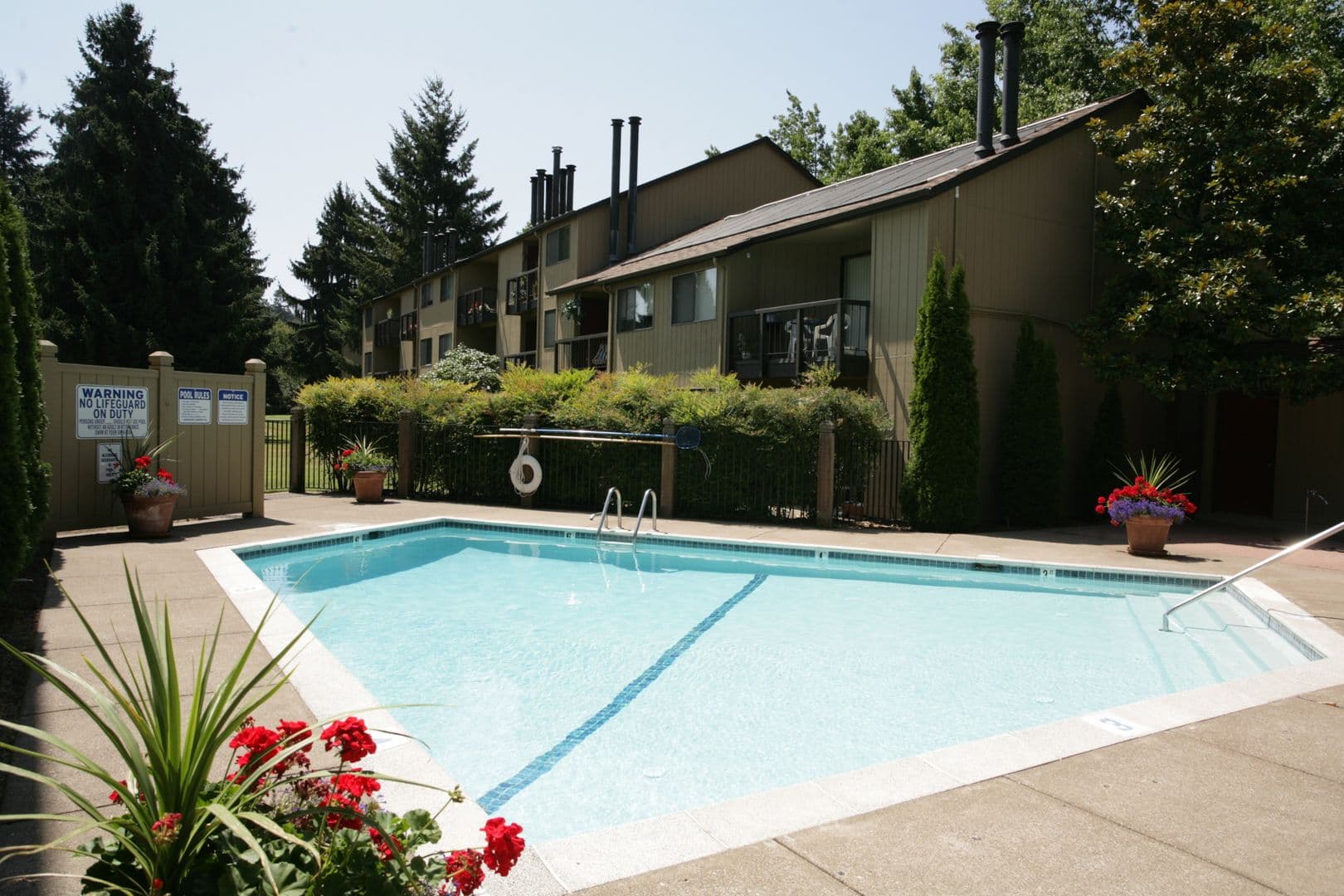 Eugene Apartment: 1800 Cal Young Road