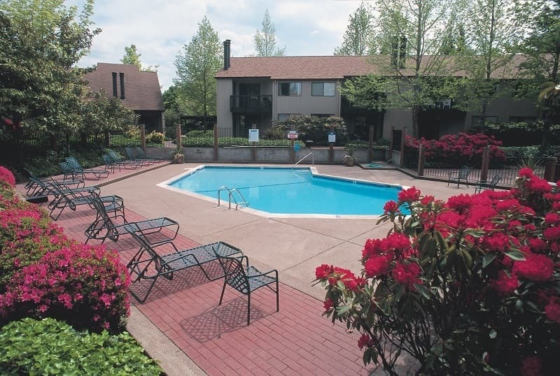 Eugene Apartment: 1800 Cal Young Road