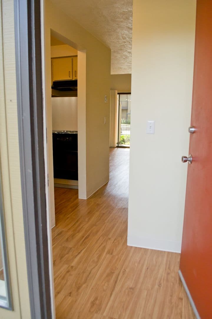 Eugene Apartment: 1800 Cal Young Road