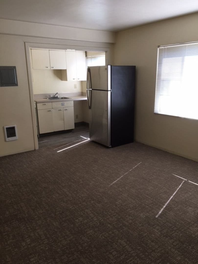 Eugene Apartment: 1040-1050 Ferry St