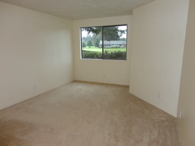 Eugene Apartment: 1800 Cal Young Road