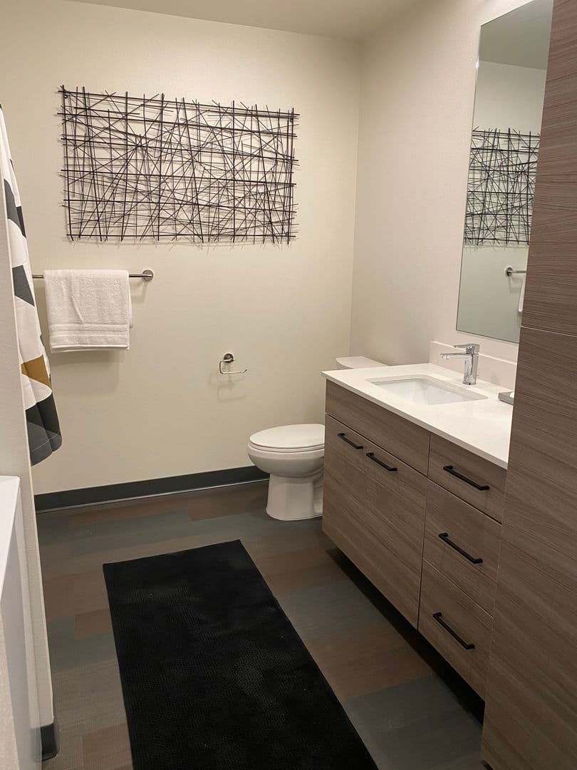 Eugene Apartment: 1030 Ferry St