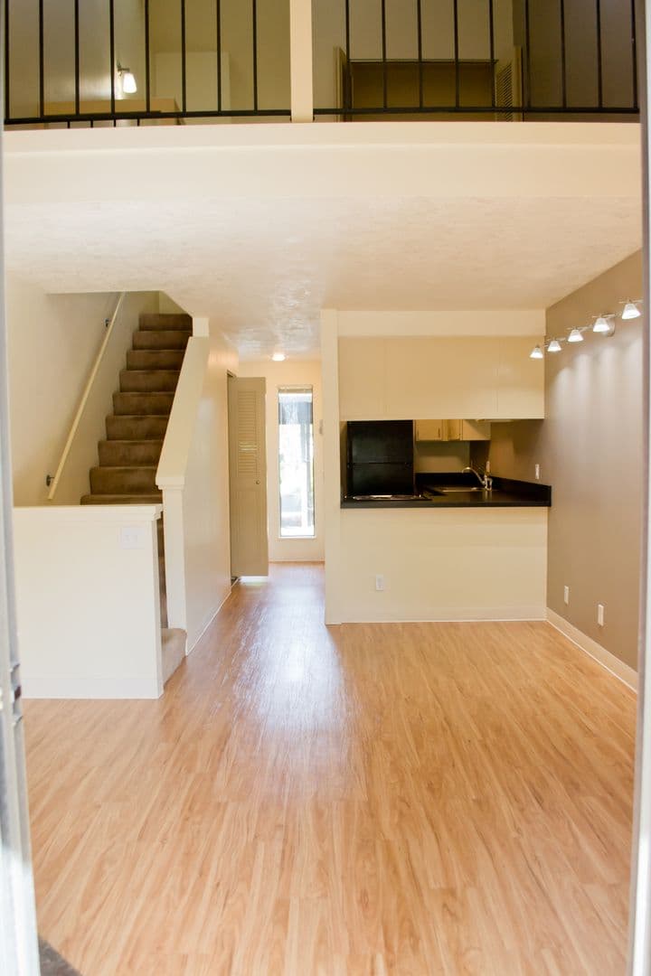 Eugene Apartment: 1800 Cal Young Road
