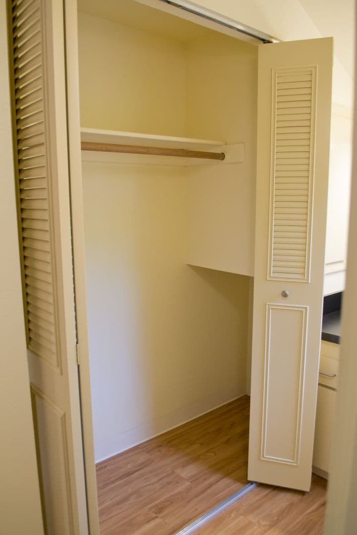 Eugene Apartment: 1800 Cal Young Road