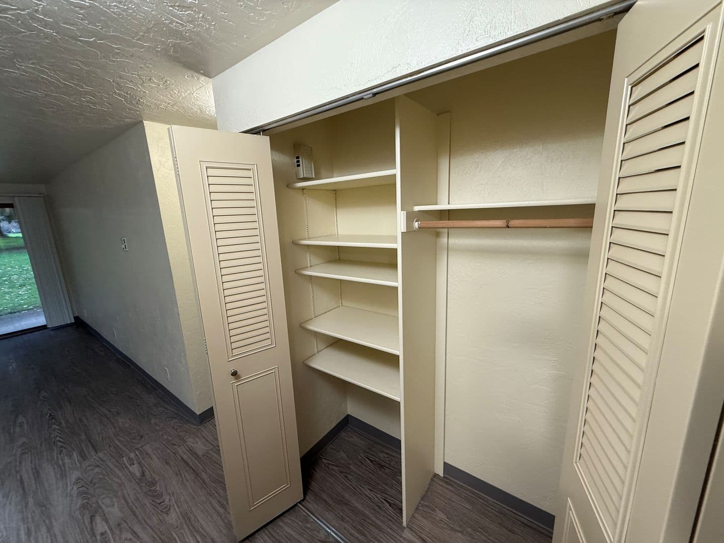 Eugene Apartment: 1800 Cal Young Road