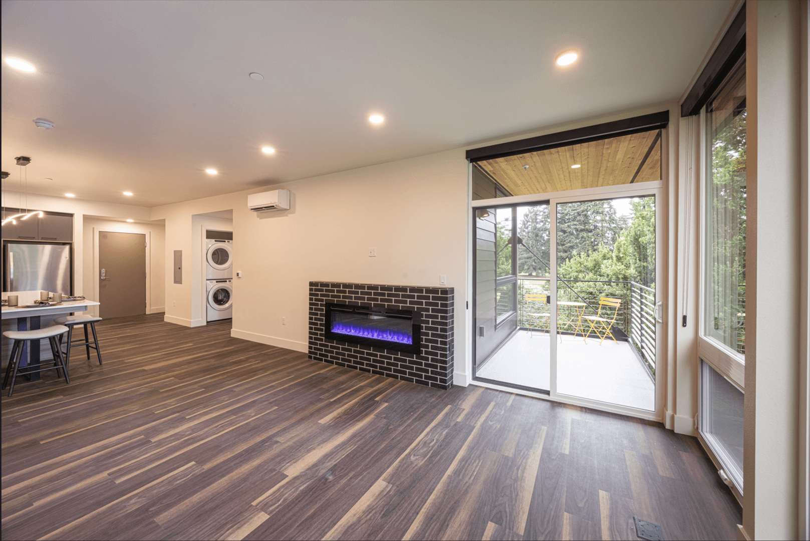 Eugene Apartment: 185 Fairway Loop