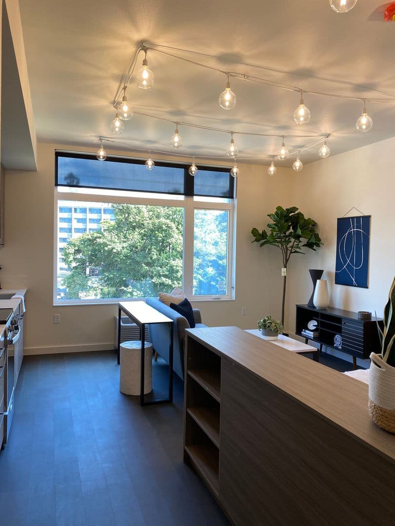 Eugene Apartment: 1030 Ferry St