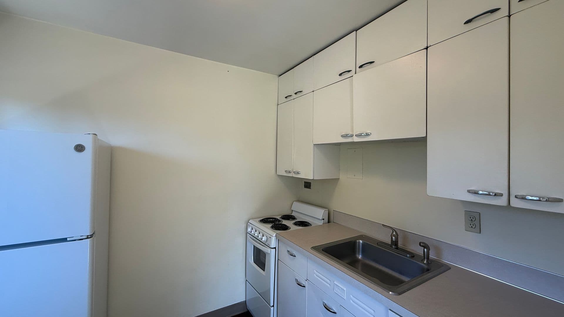 Eugene Apartment: 1040-1050 Ferry St