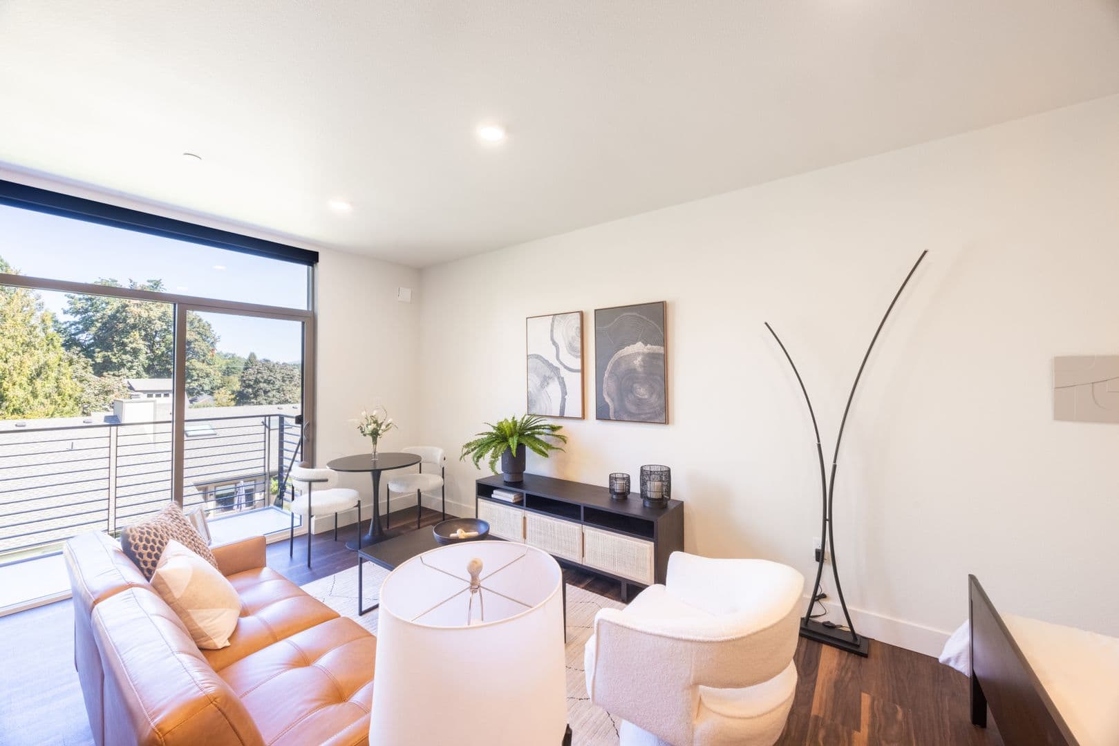 Eugene Apartment: 185 Fairway Loop