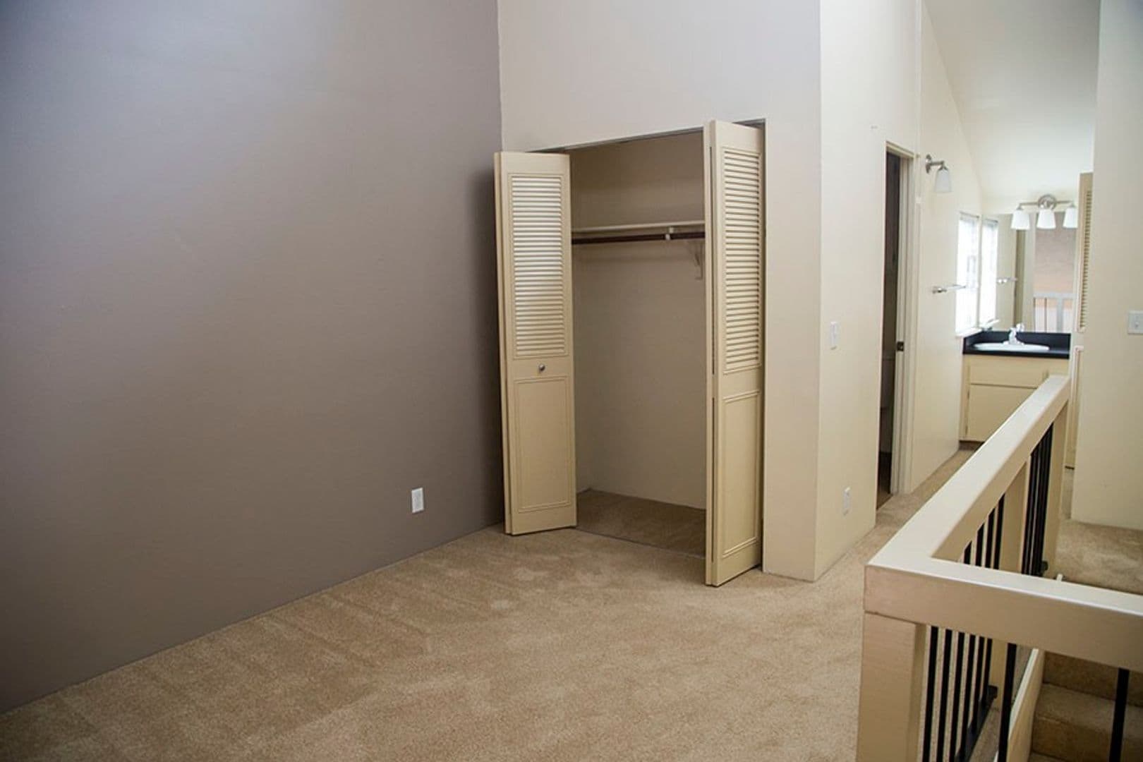 Eugene Apartment: 1800 Cal Young Road
