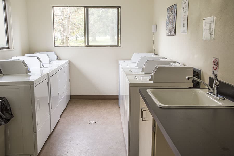 Eugene Apartment: 1800 Cal Young Road