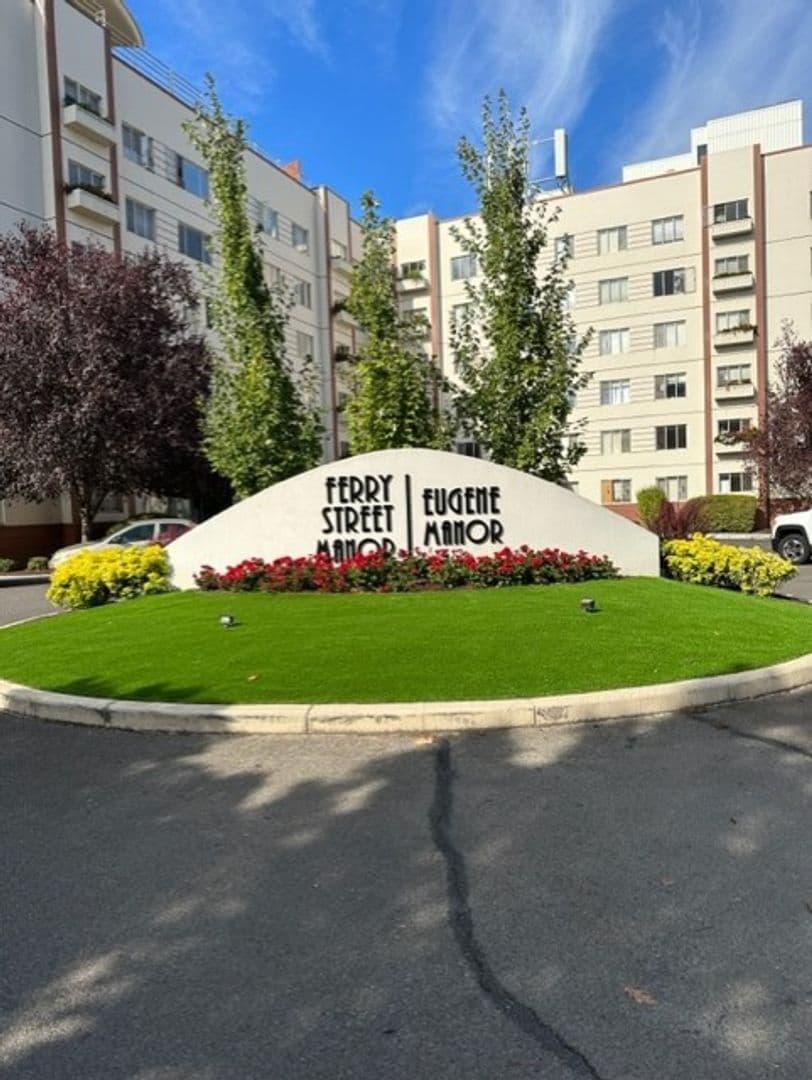 Eugene Apartment: 1040-1050 Ferry St