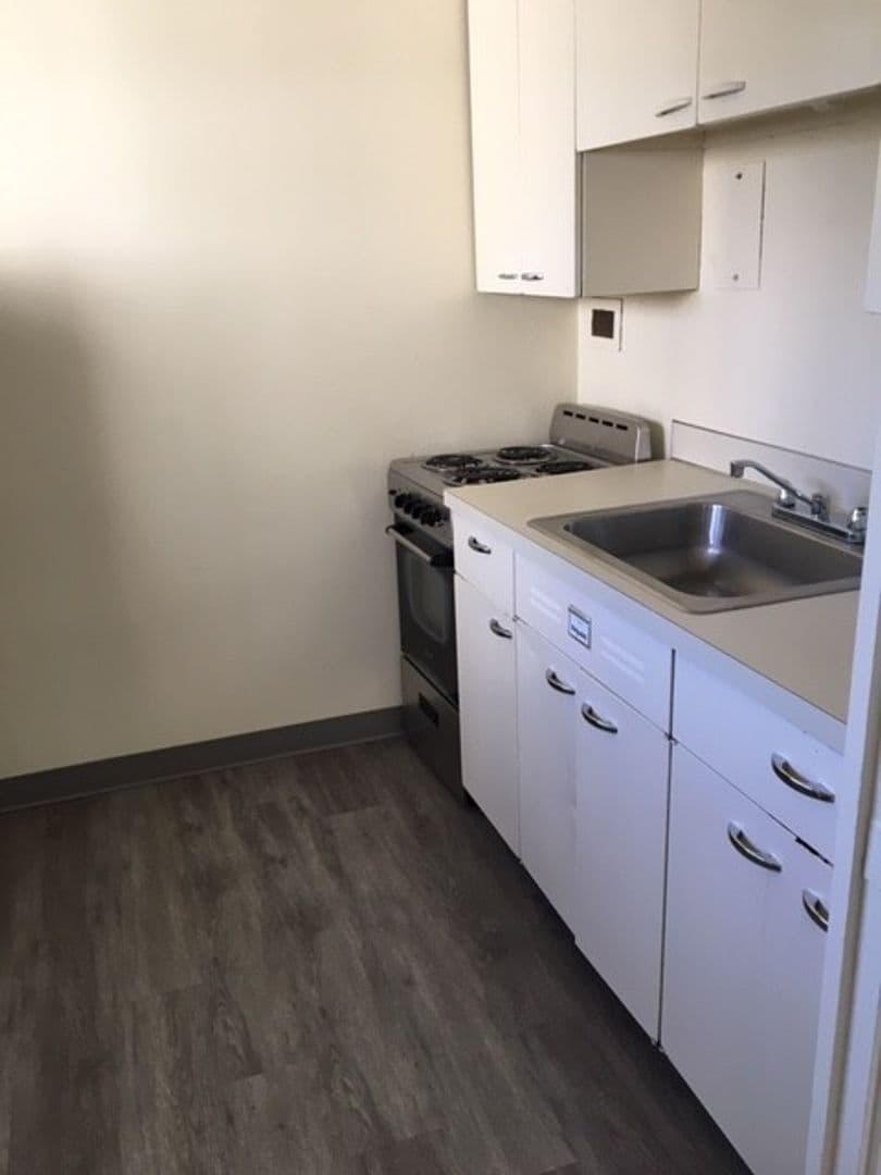 Eugene Apartment: 1040-1050 Ferry St
