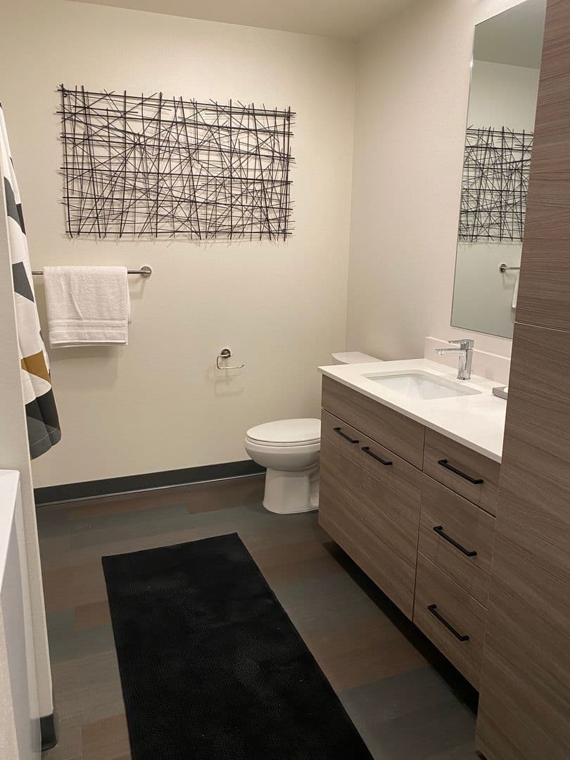 Eugene Apartment: 1030 Ferry St