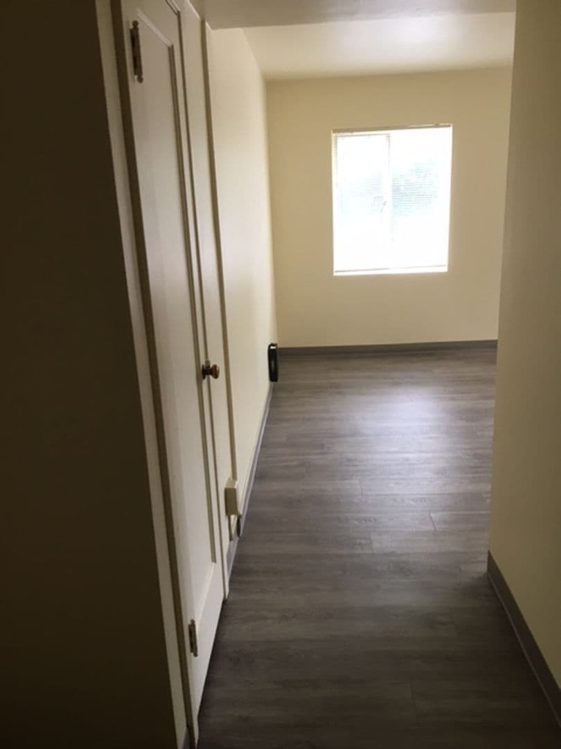 Eugene Apartment: 1040-1050 Ferry St